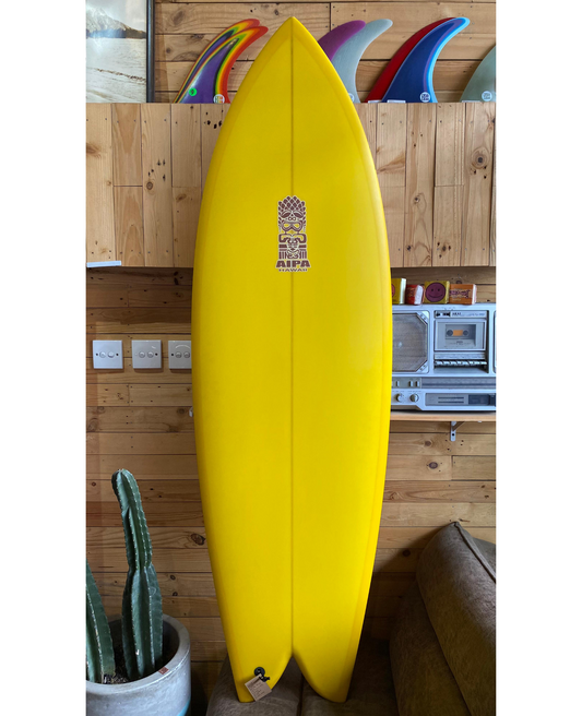 5'8 AKILA AIPA RETRO FISH 3 FINS