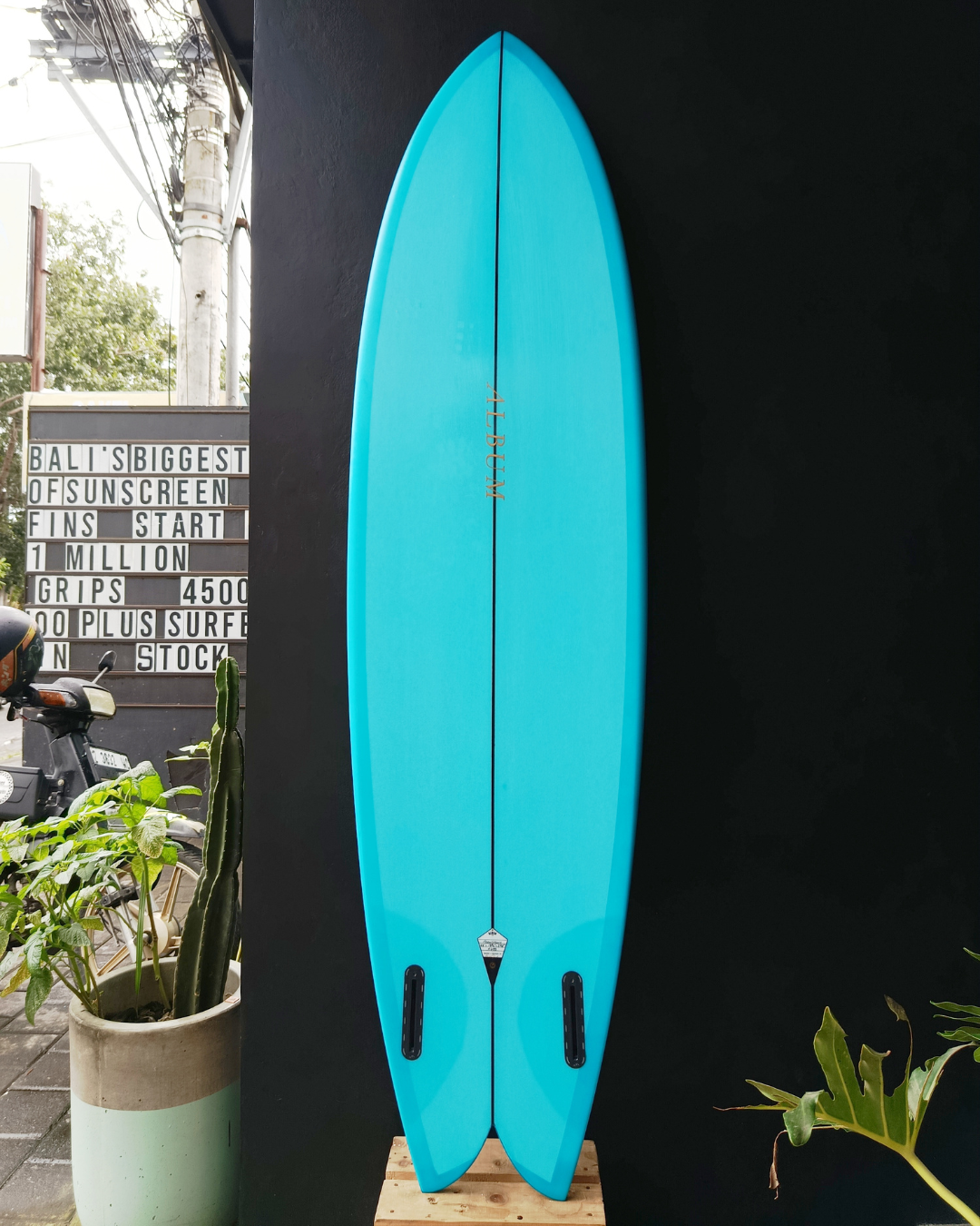 6'6 MOONSTONE ELECTRIC SEAFOAM TINT