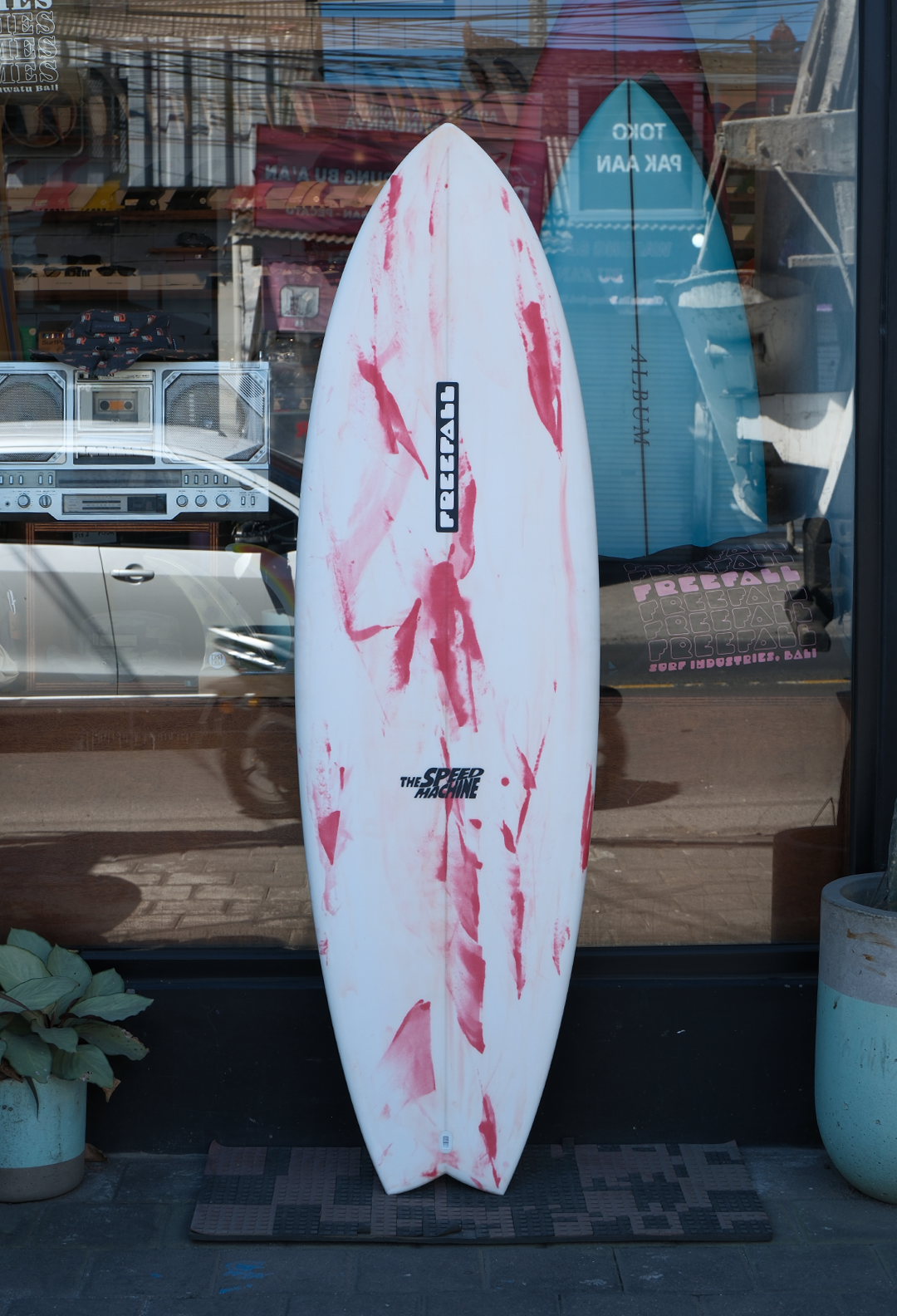 5'10 SPEED MACHINE BAD FISH WHITE RED ABSTRACT