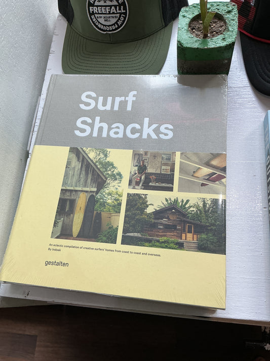 Surf shacks : An eclectic compilation of creative surfers’ Homres from coast to coast and overseas
