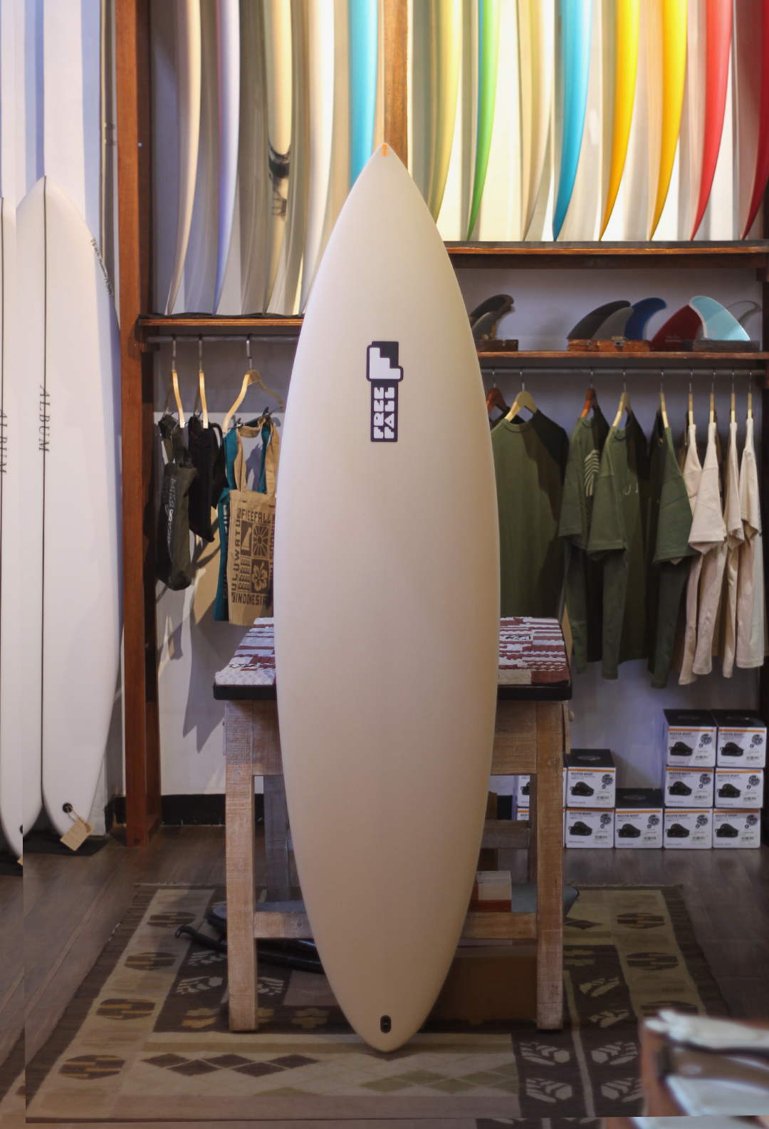 6'6 RAZOR BLADE CREAM TOSCA